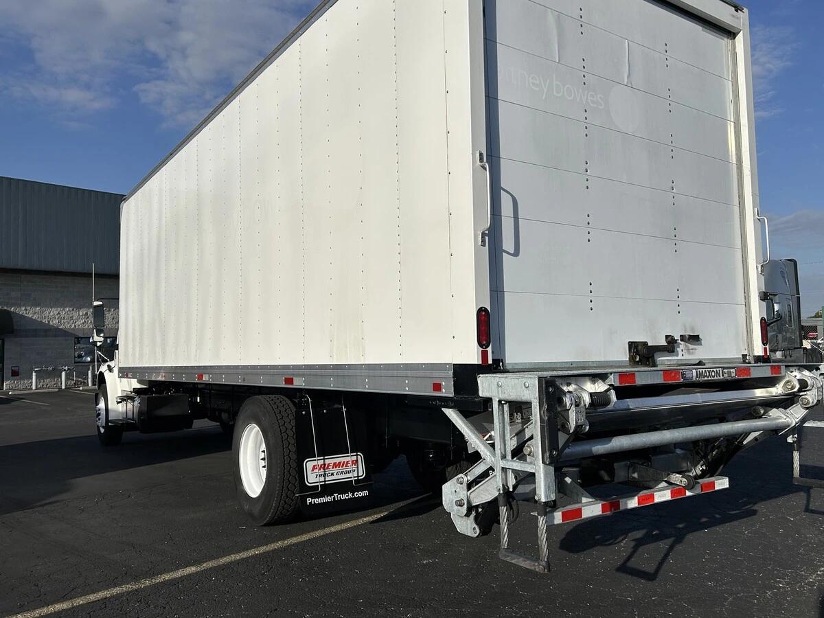 2020 Freightliner M2 106 — photo 3