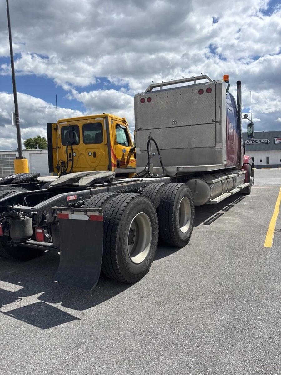 2025 Western Star 49X — photo 4