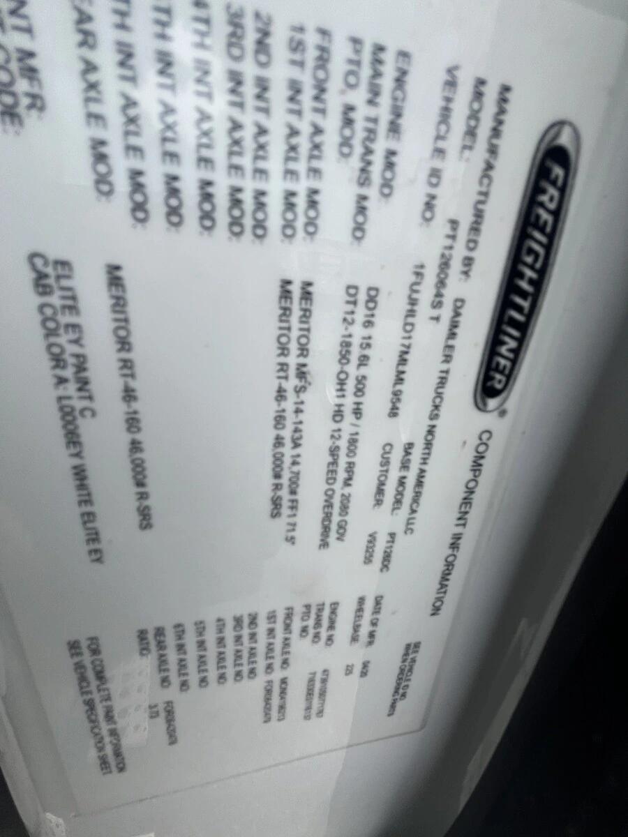 2021 Freightliner Cascadia — photo 20