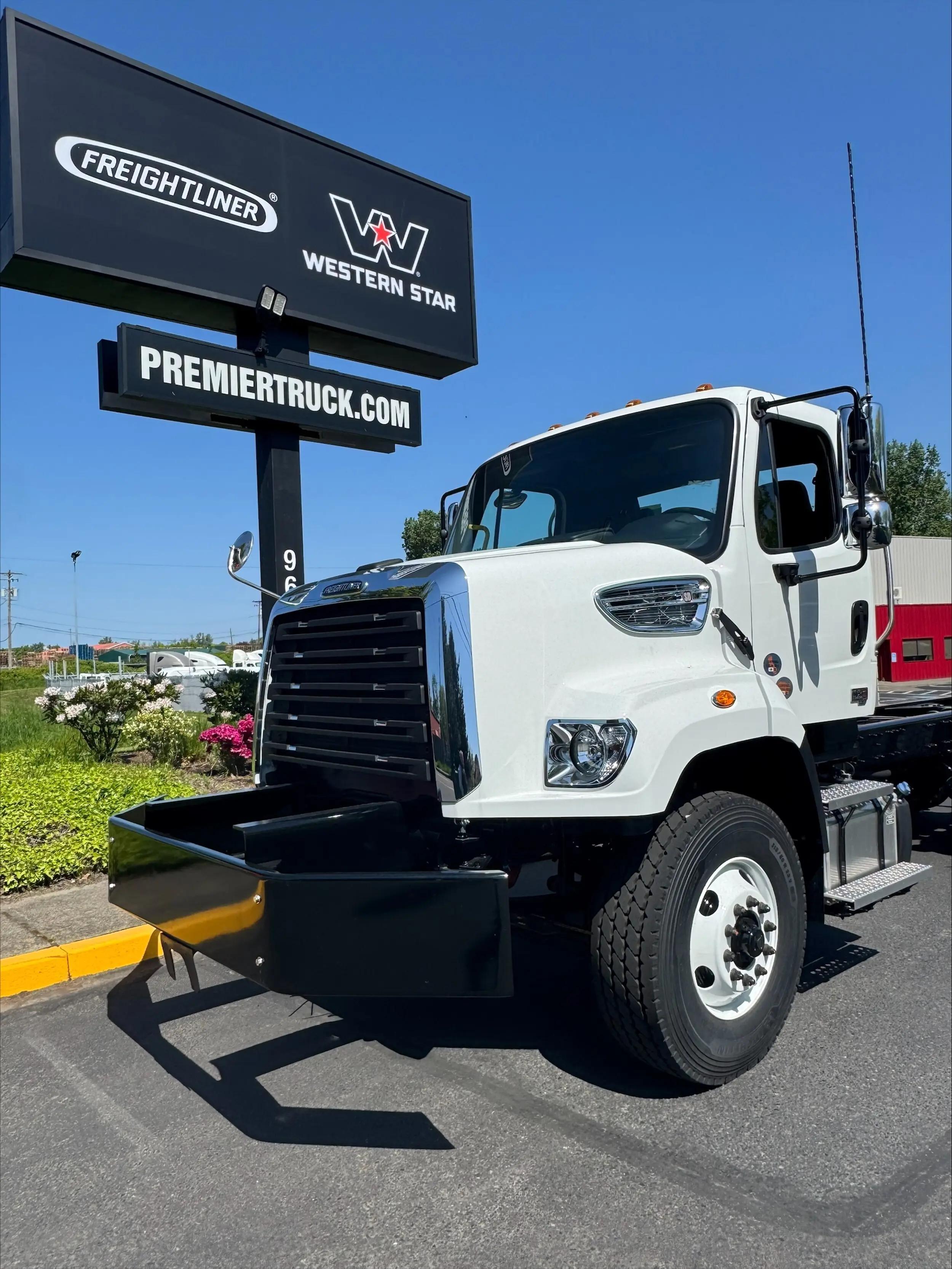 2025 Freightliner 108SD in Portland, OR — photo 3