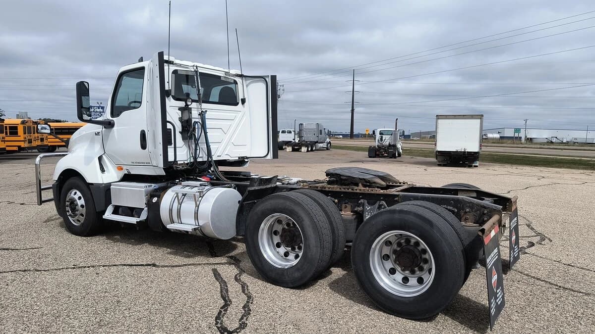 2018 International LT in Chippewa Falls, WI — photo 2
