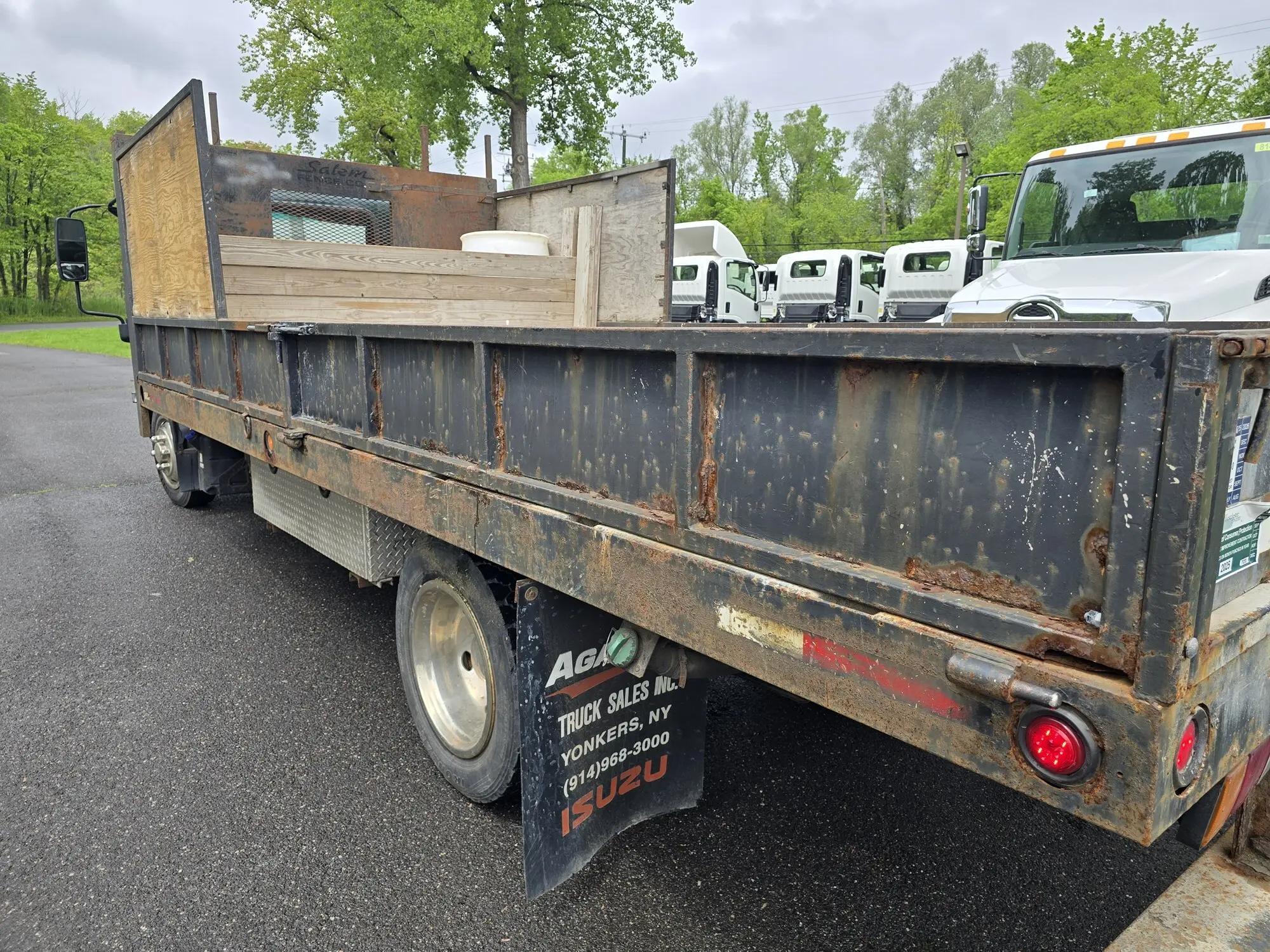 2013 Isuzu NQR in Danbury, CT — photo 4