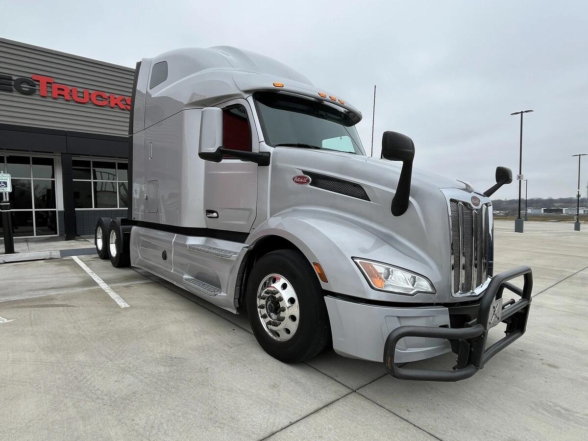2023 Peterbilt 579 in Kansas City, MO — photo 10