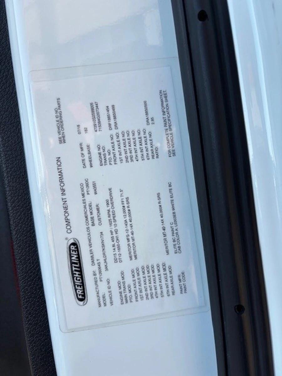 2019 Freightliner Cascadia — photo 22