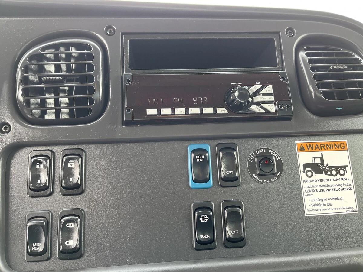 2019 Freightliner M2 106 in London, ON — photo 30