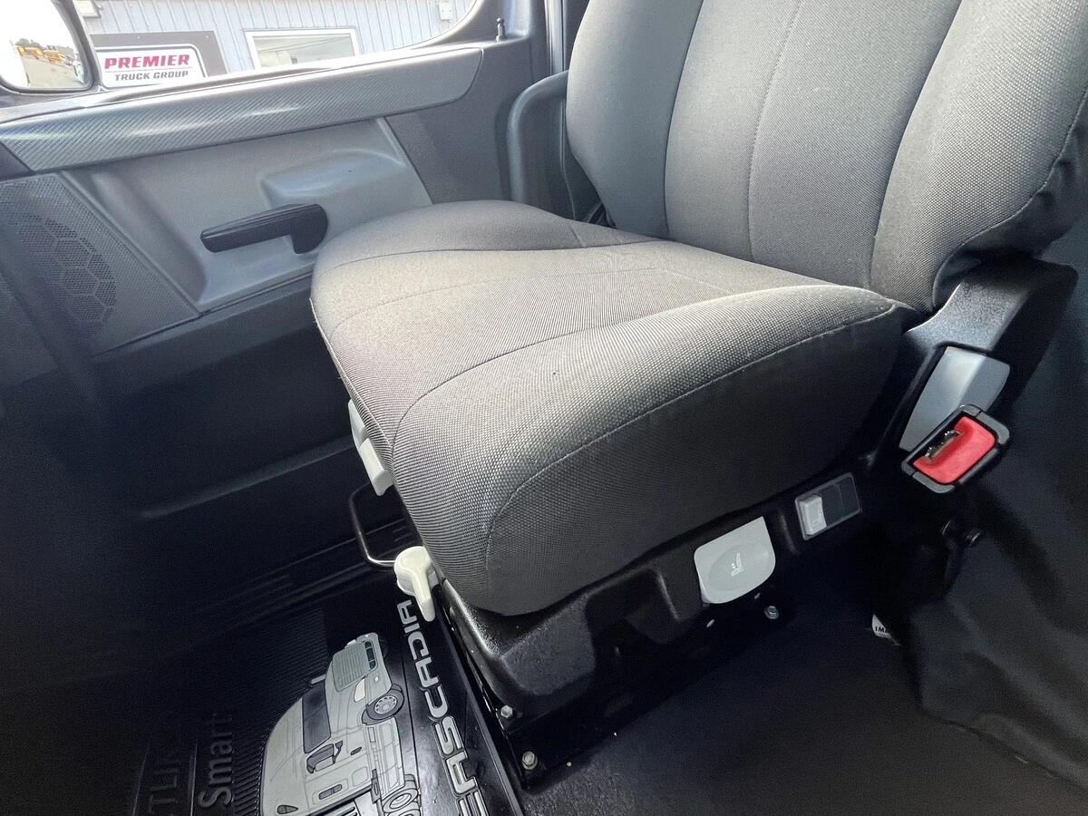2019 Freightliner Cascadia — photo 27