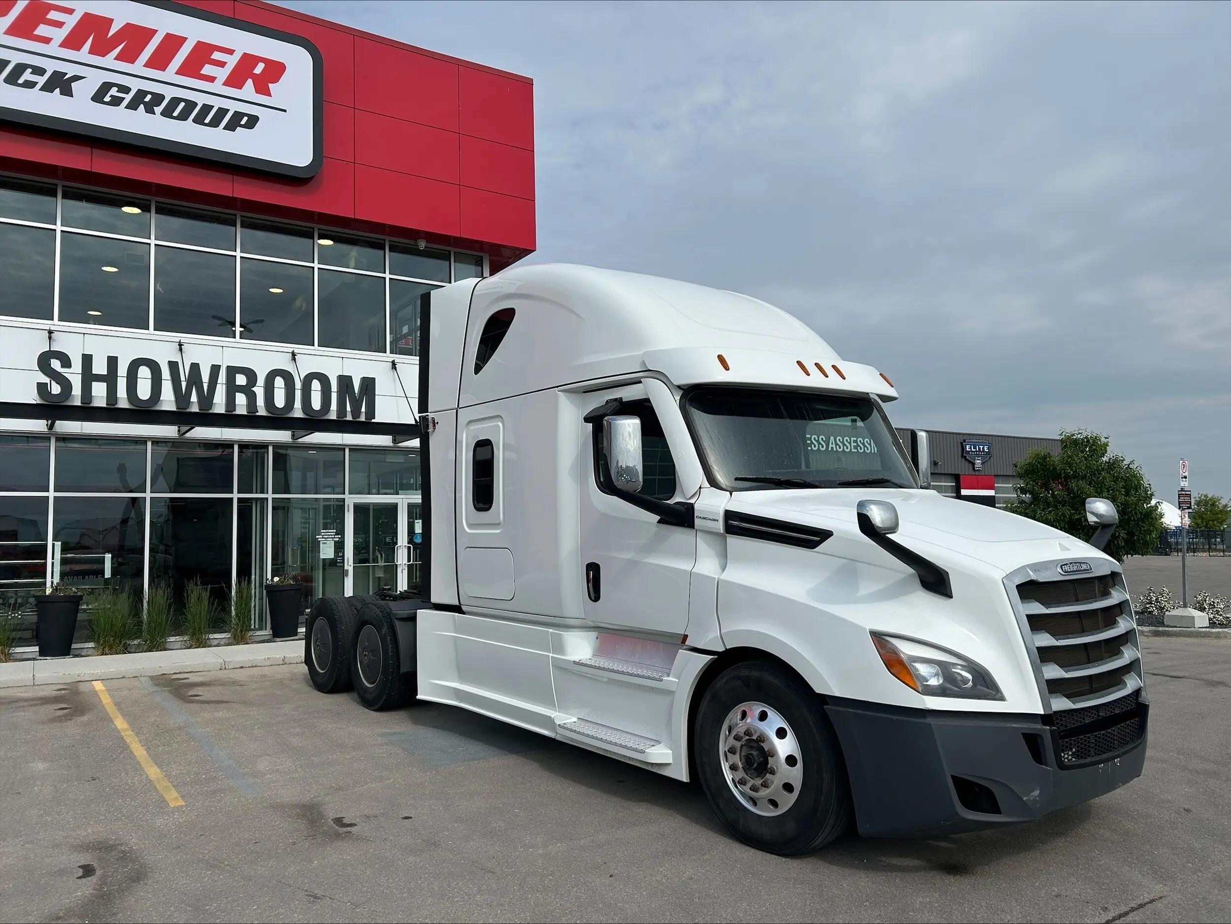 2022 Freightliner Cascadia in Winnipeg, MB — photo 3