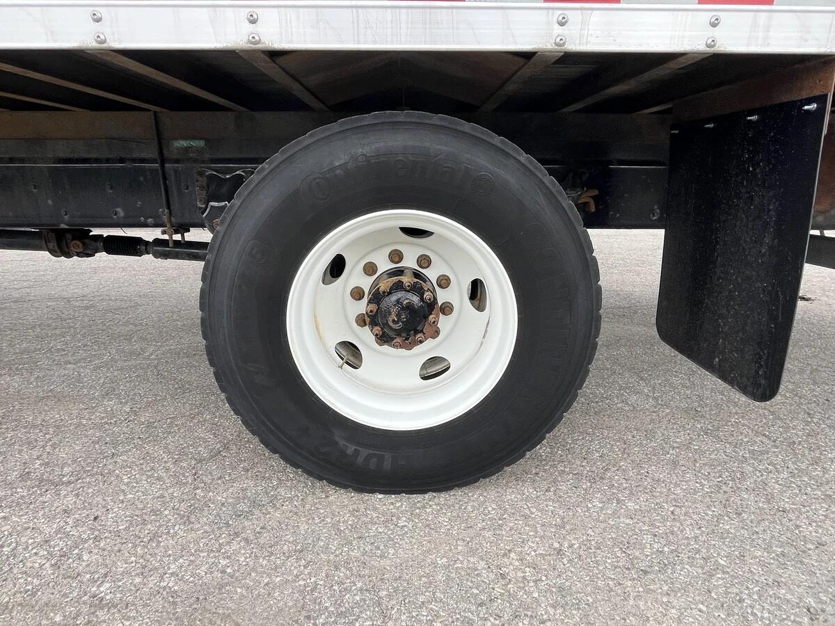 2022 Freightliner M2 106 — photo 15