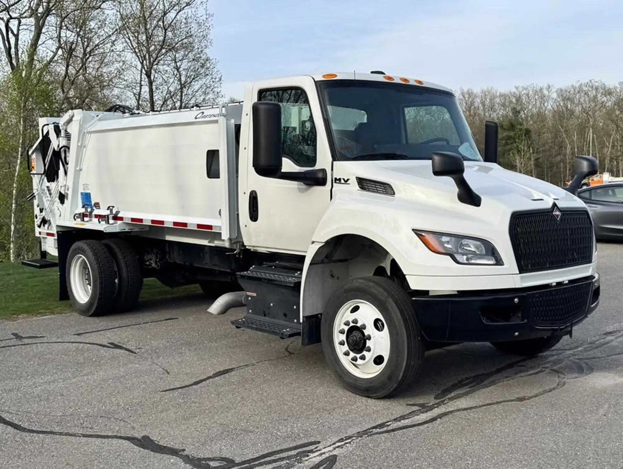 2025 International MV in Manchester, NH — photo 2