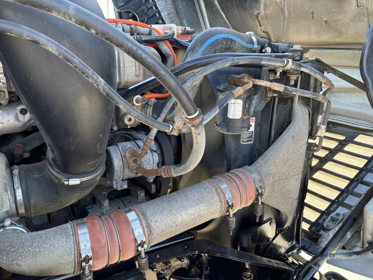 2018 Freightliner Cascadia — photo 12
