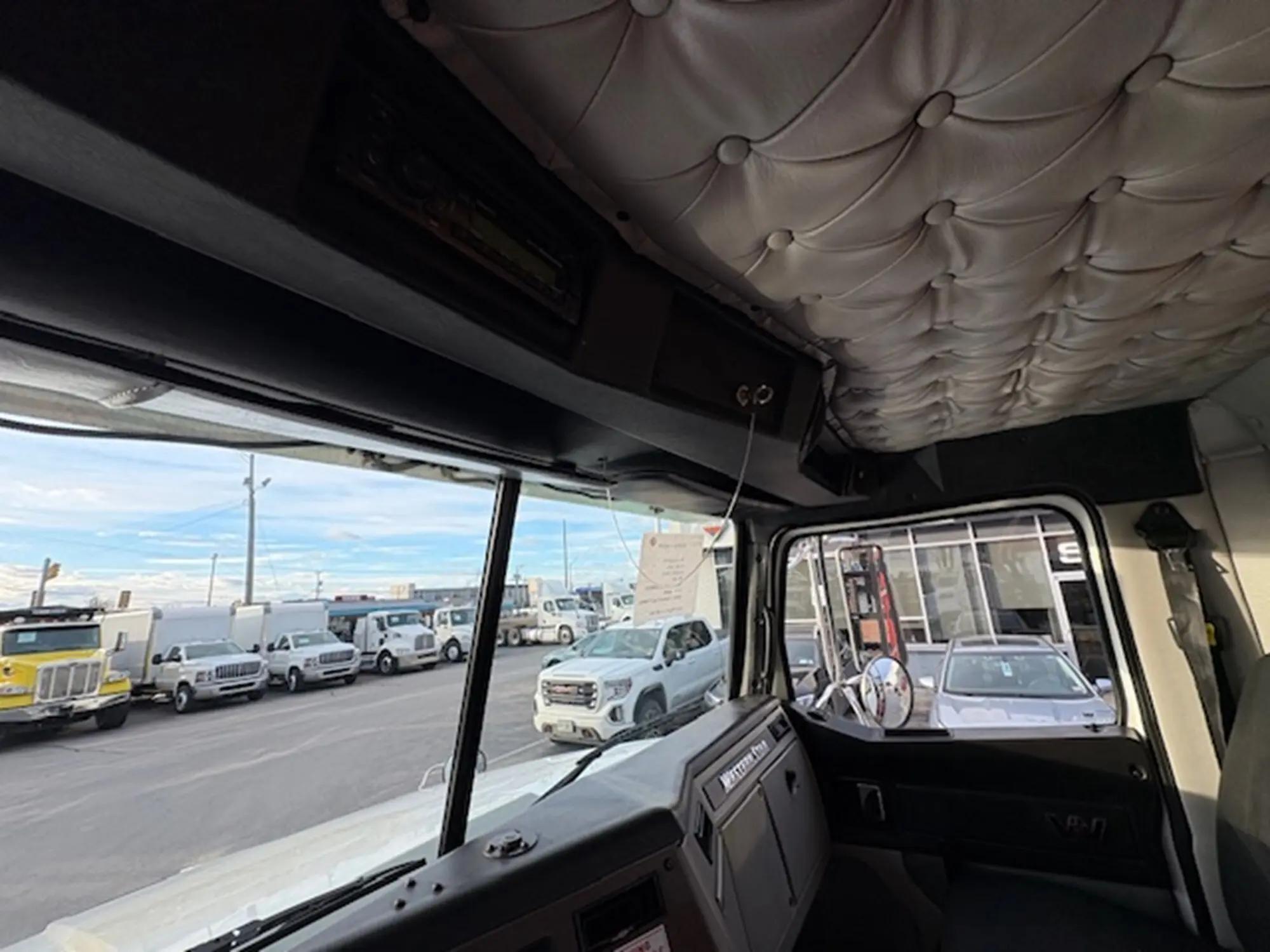 2015 Western Star 4700 in Manchester, NH — photo 31