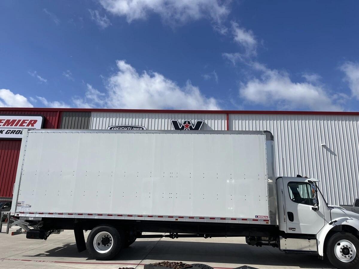 2027 Freightliner M2 106 — photo 4