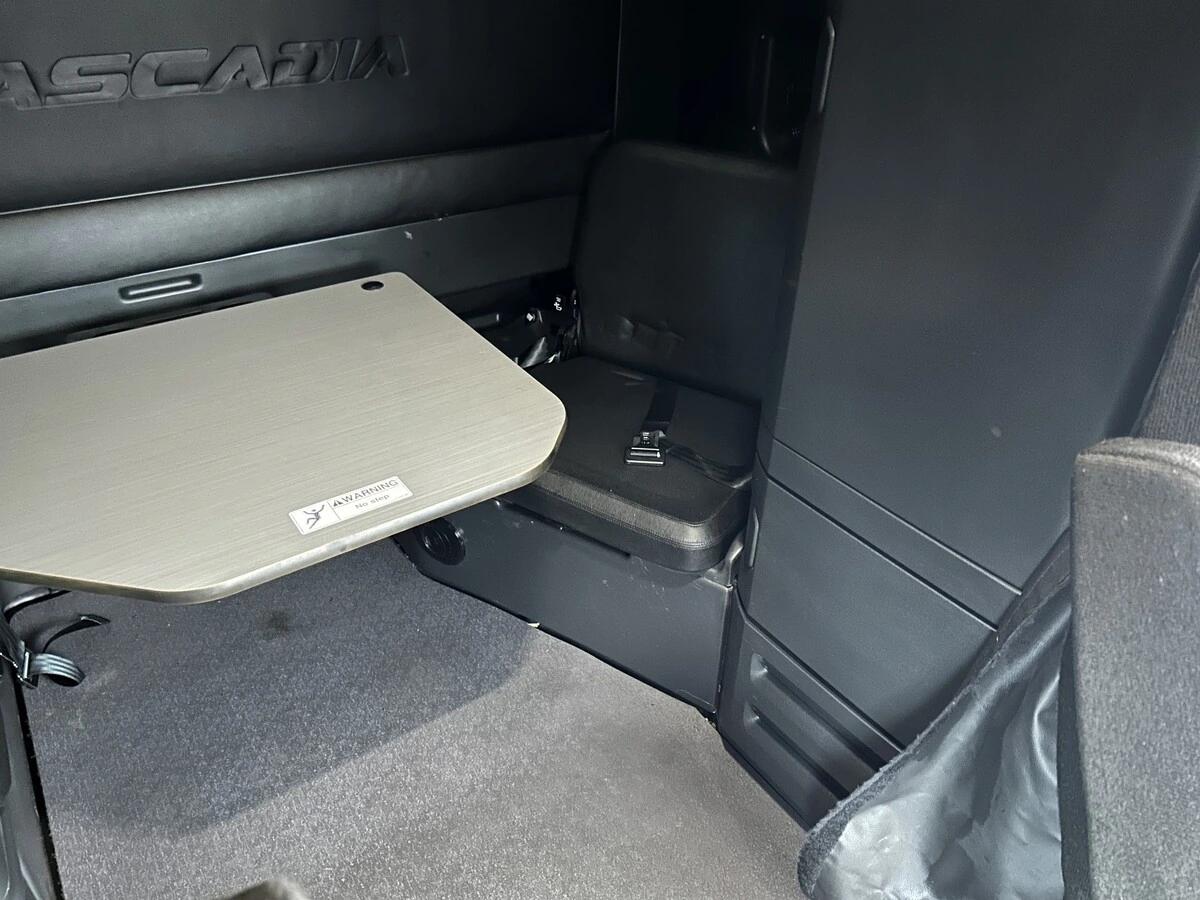 2022 Freightliner Cascadia in Knoxville, TN — photo 13