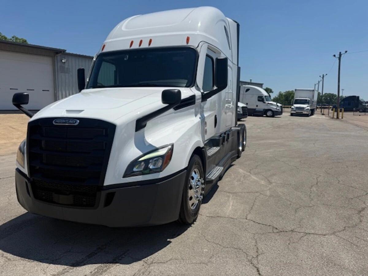 2025 Freightliner Cascadia