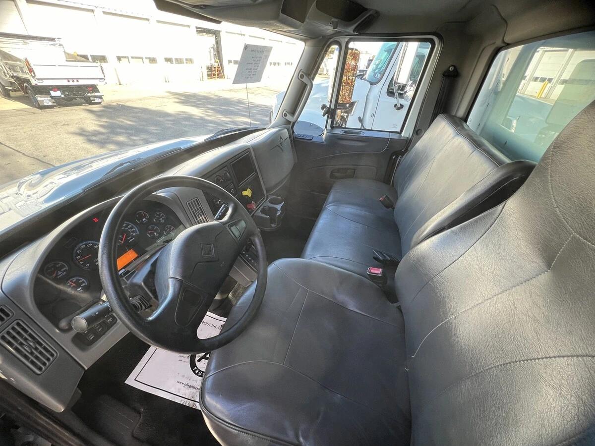 2015 International 4300 in Barrington, NH — photo 12