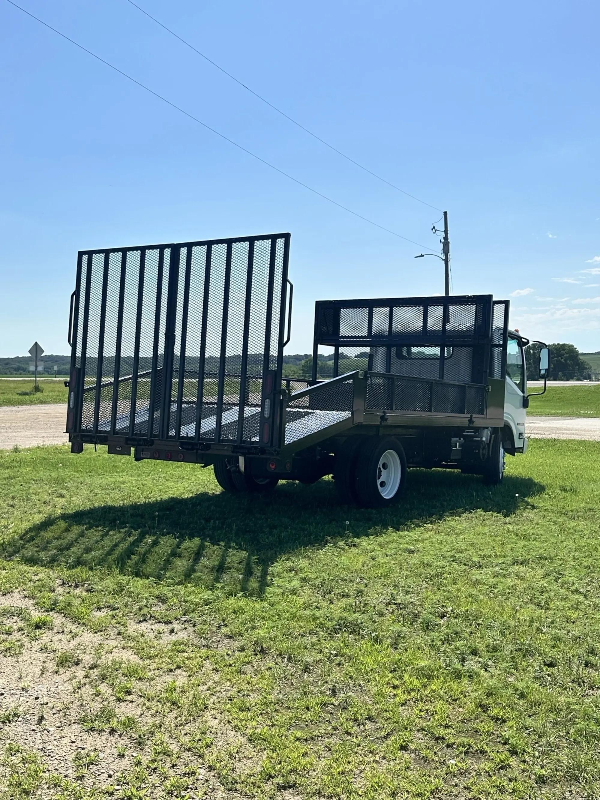 2024 Isuzu NRR in Cherokee, IA — photo 5