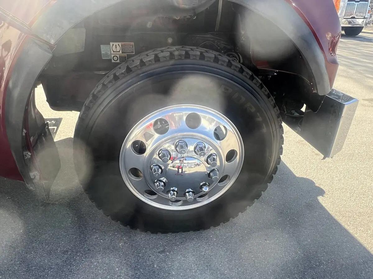 2024 Kenworth W900 in Saco, ME — photo 13