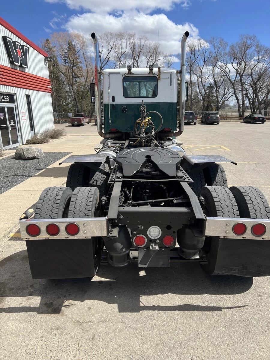 2019 Freightliner 122SD — photo 4