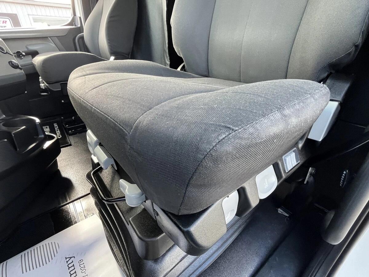 2019 Freightliner Cascadia — photo 17