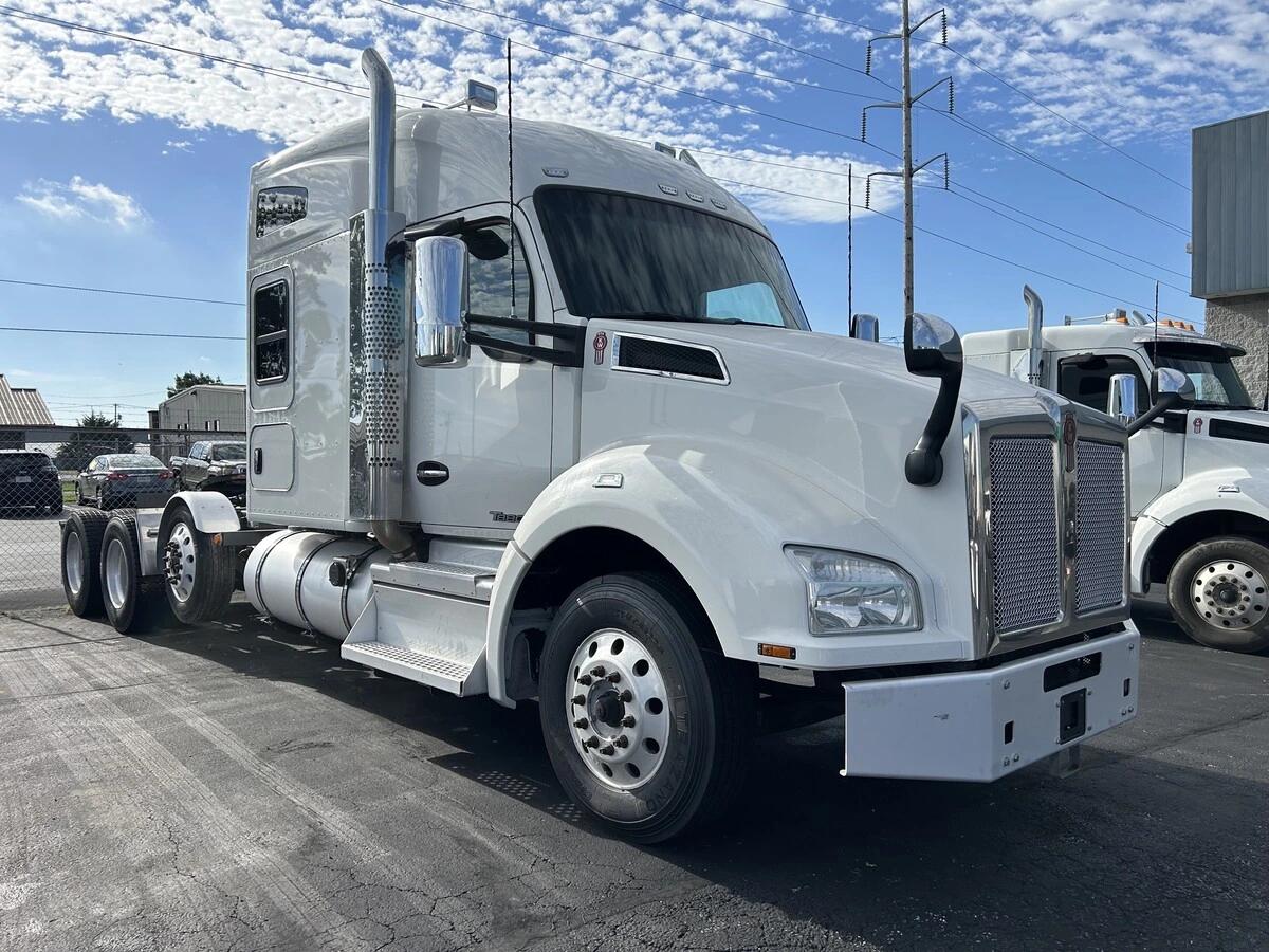 2021 Kenworth T880 — photo 2