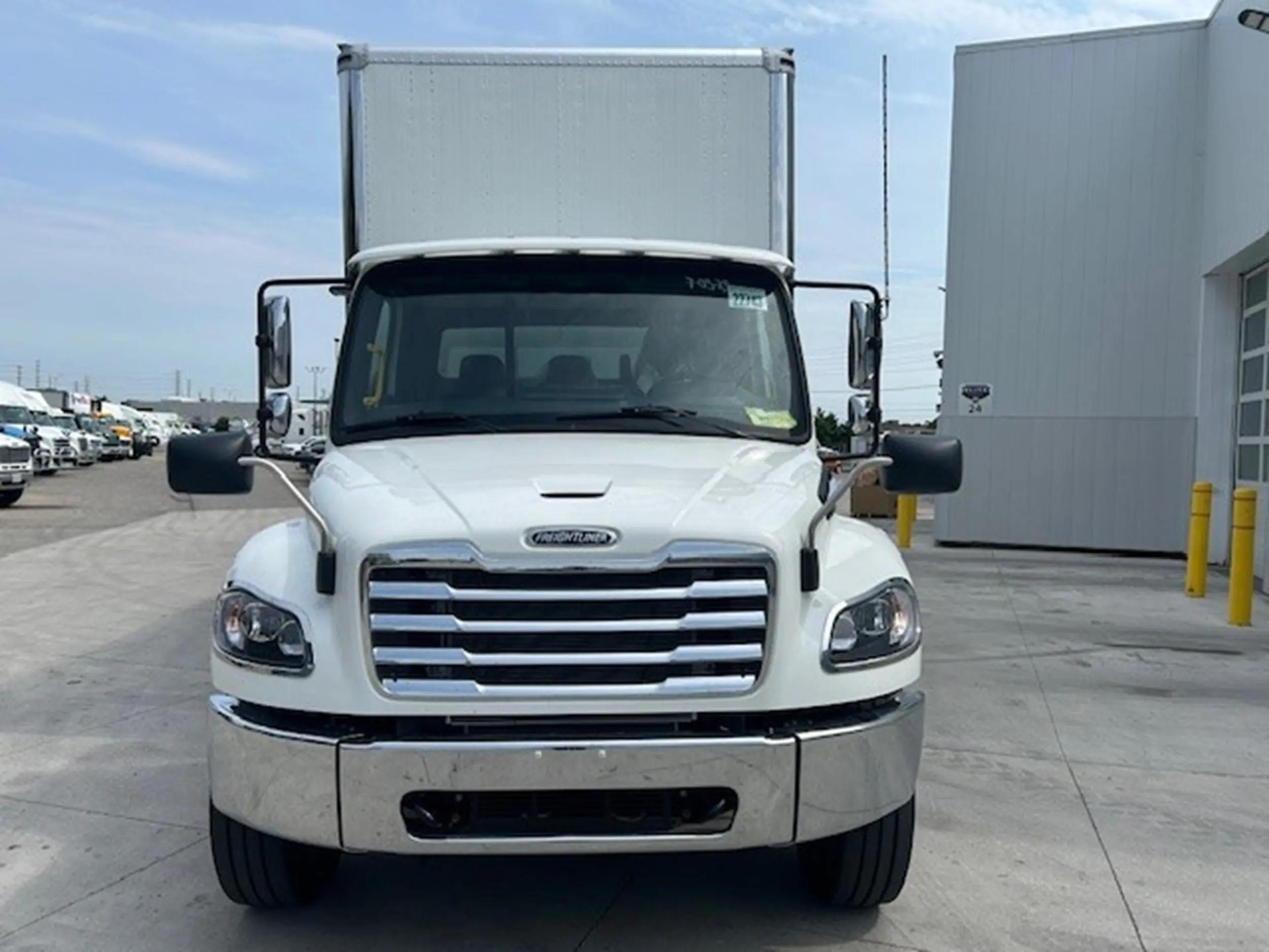 2026 Freightliner M2 106 in Mississauga, ON — photo 3