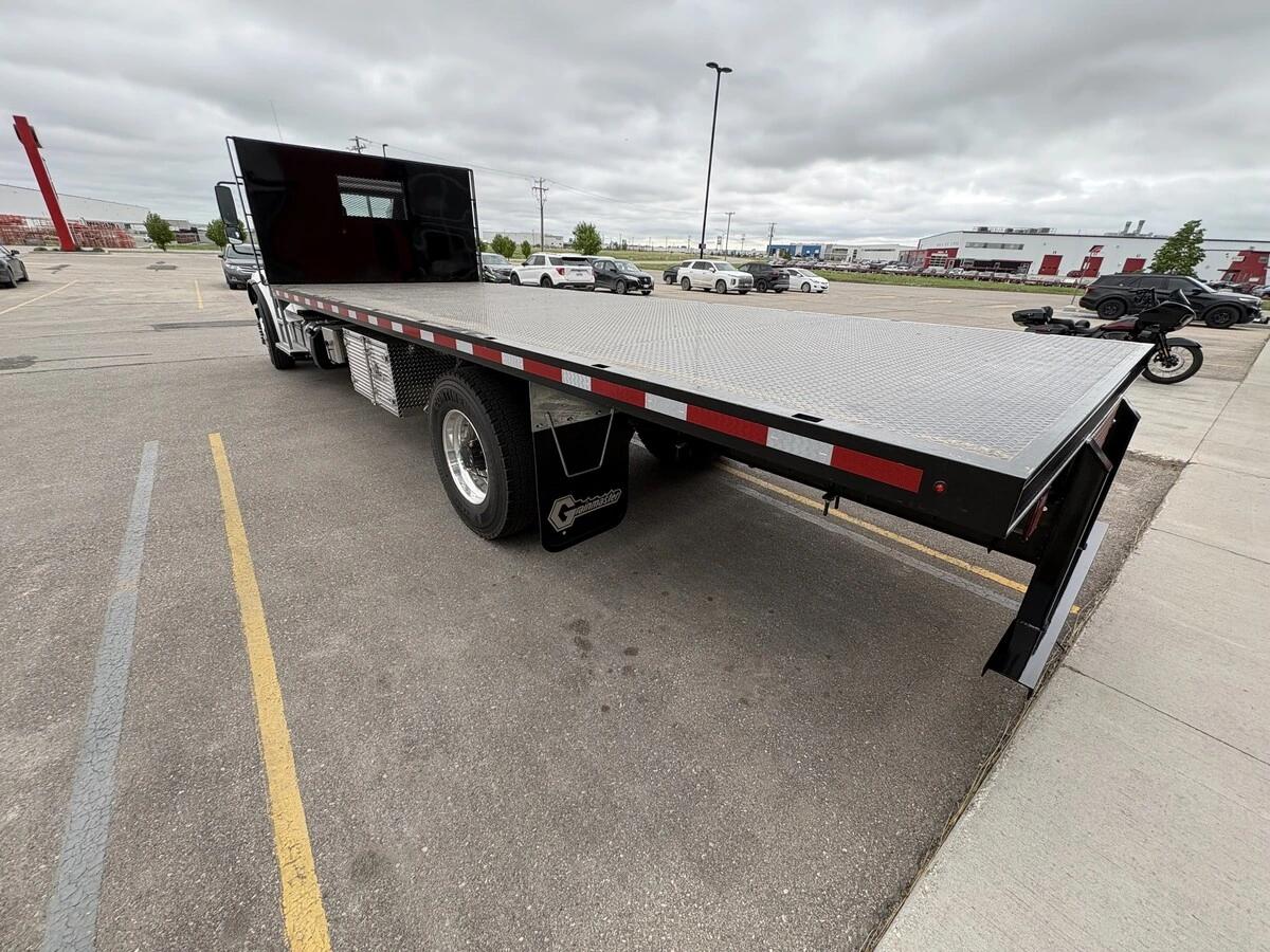 2027 Freightliner M2 106 — photo 9