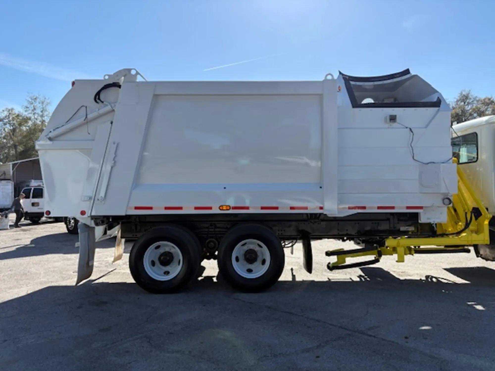 2016 Mack Granite in Manchester, NH — photo 14