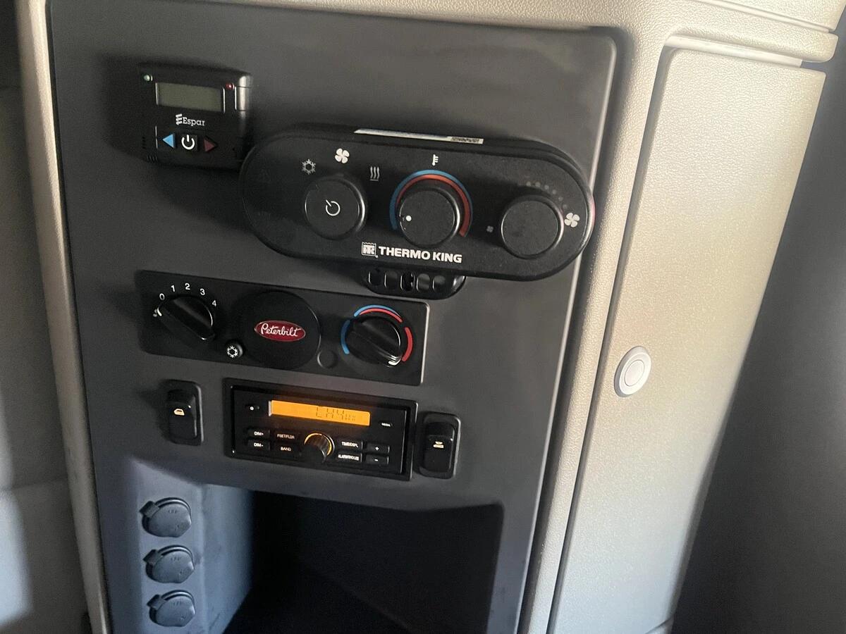 2023 Peterbilt 579 in Kansas City, MO — photo 24