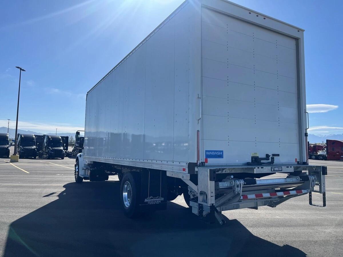 2027 Freightliner M2 106 — photo 9
