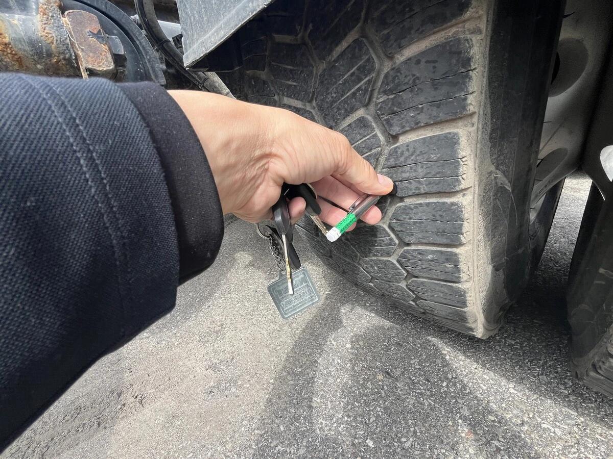 2021 Freightliner Cascadia — photo 13