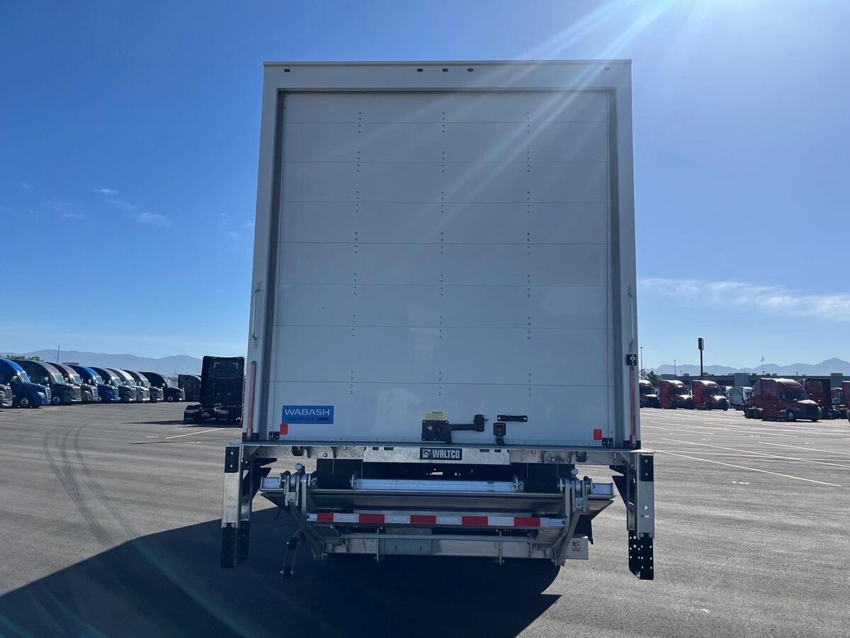 2027 Freightliner M2 106 — photo 6