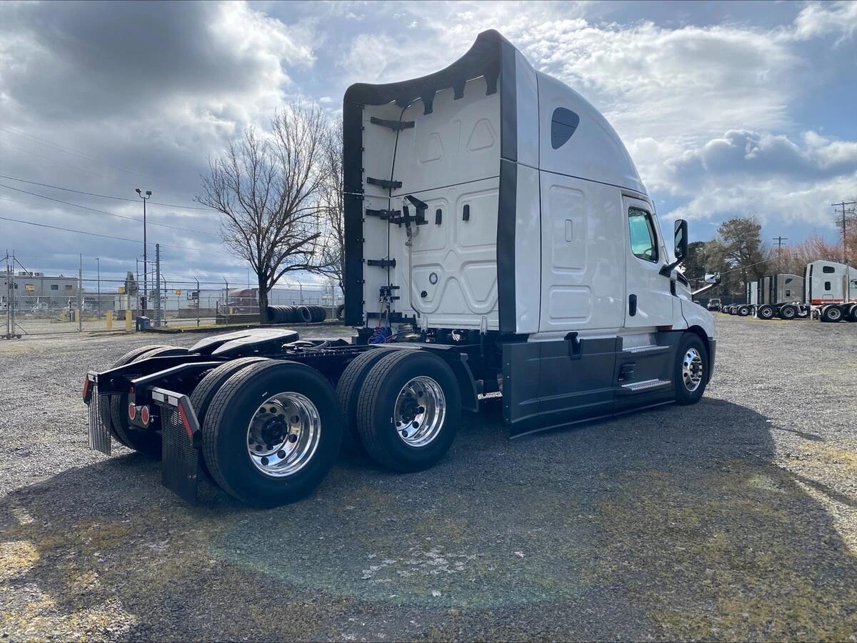 2026 Freightliner Cascadia in Portland, OR — photo 5