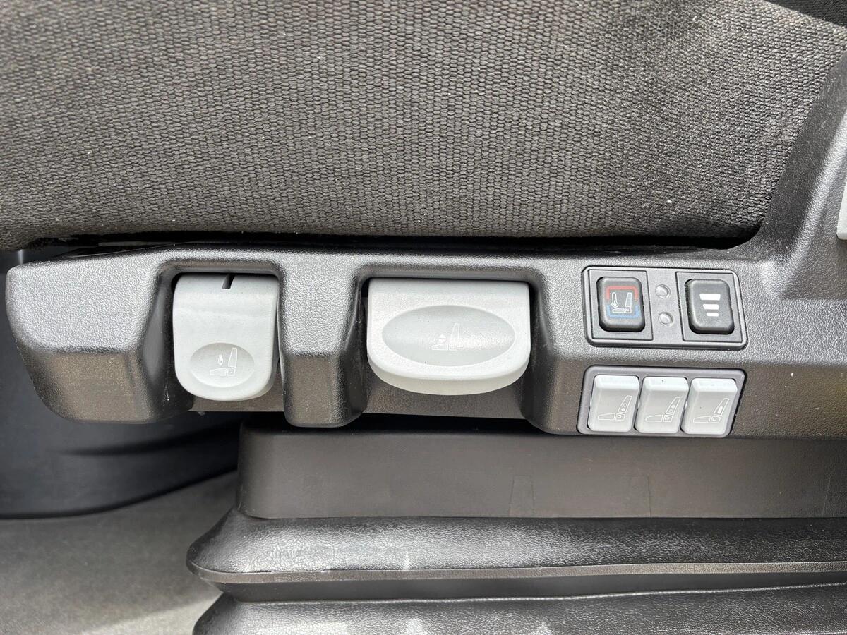 2025 Freightliner Cascadia — photo 26