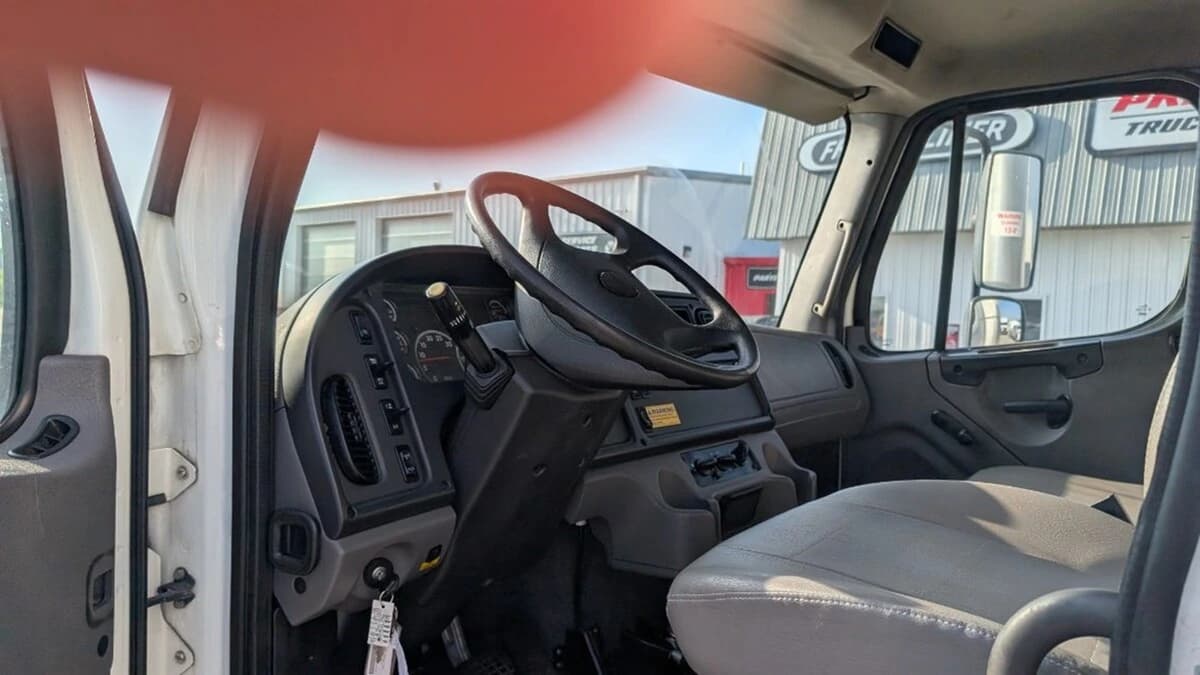 2022 Freightliner M2 106 — photo 16