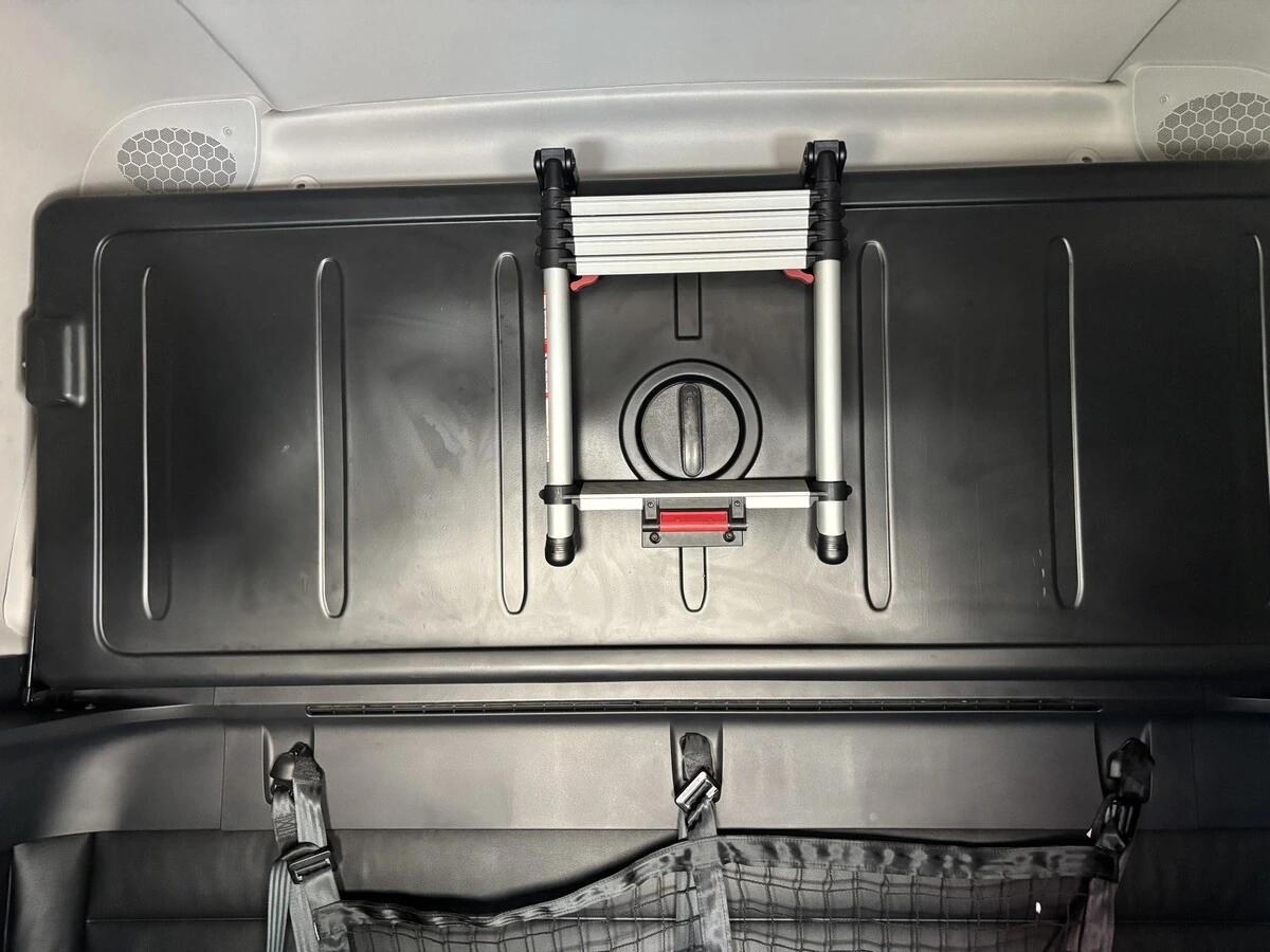2025 Freightliner Cascadia — photo 12
