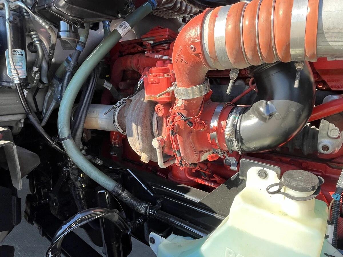2023 Peterbilt 579 in Kansas City, MO — photo 16