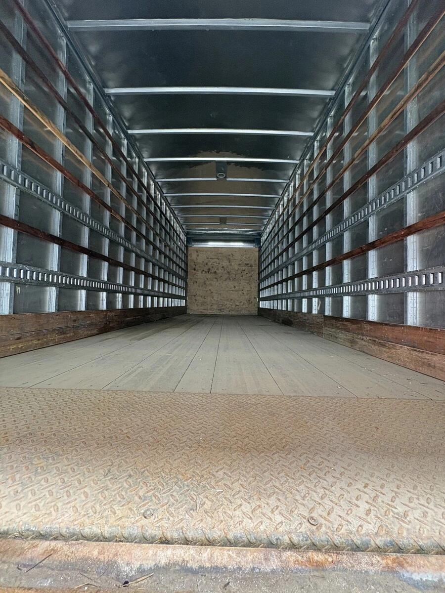 2022 Freightliner M2 106 — photo 8