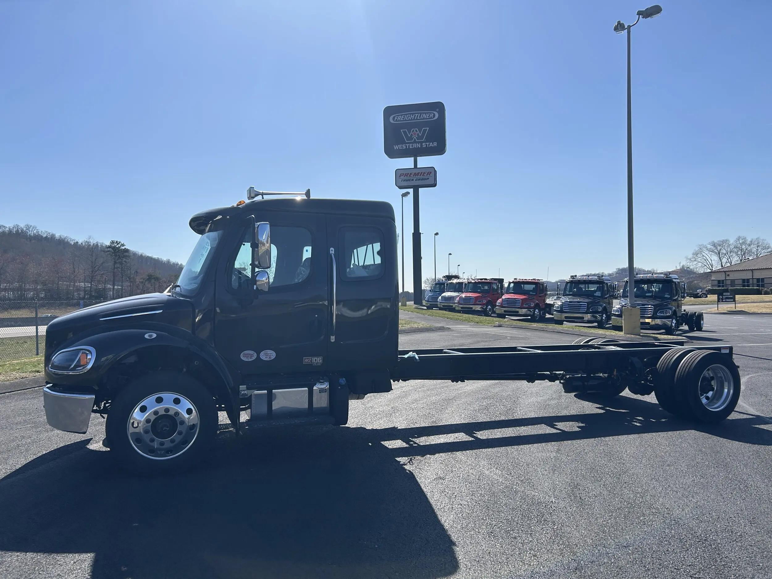 2025 Freightliner M2 106 in Knoxville, TN — photo 2