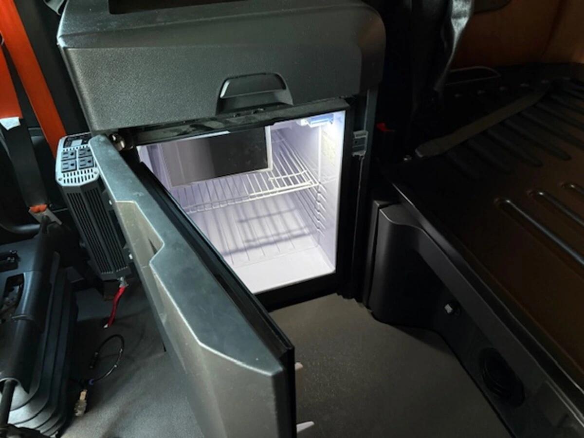 2022 Freightliner Cascadia — photo 11
