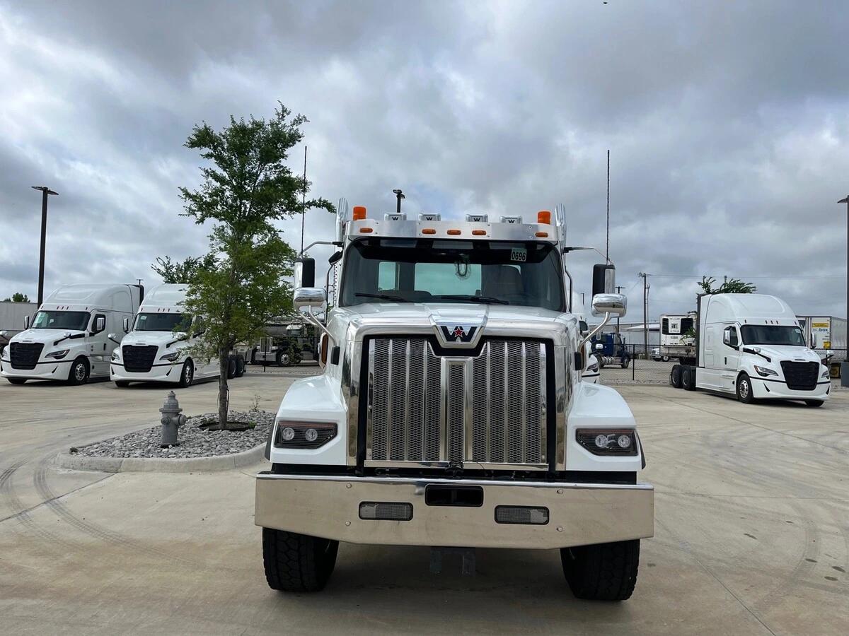 2027 Western Star 49X — photo 2