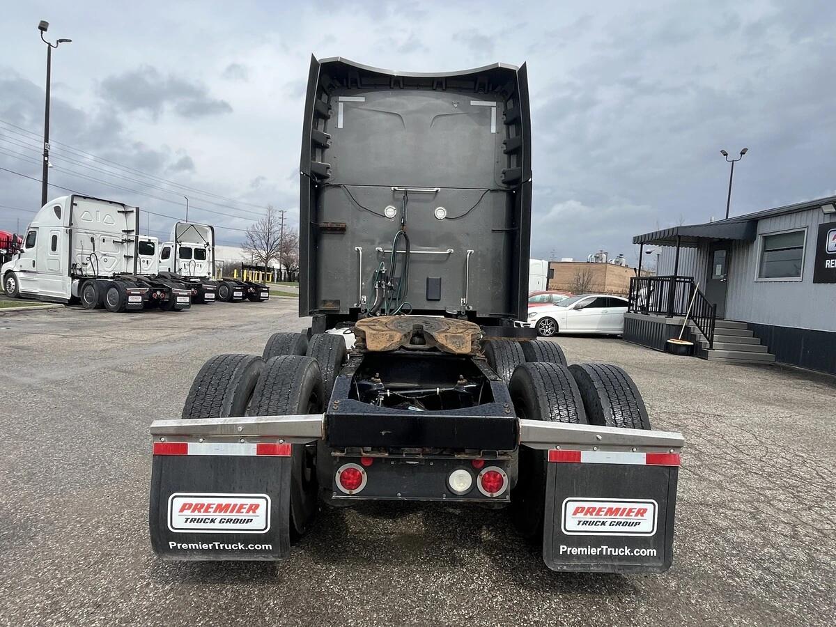 2023 Peterbilt 579 in Mississauga, ON — photo 8