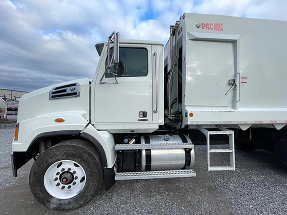 2020 Western Star 4700 in Warminster, PA — photo 25