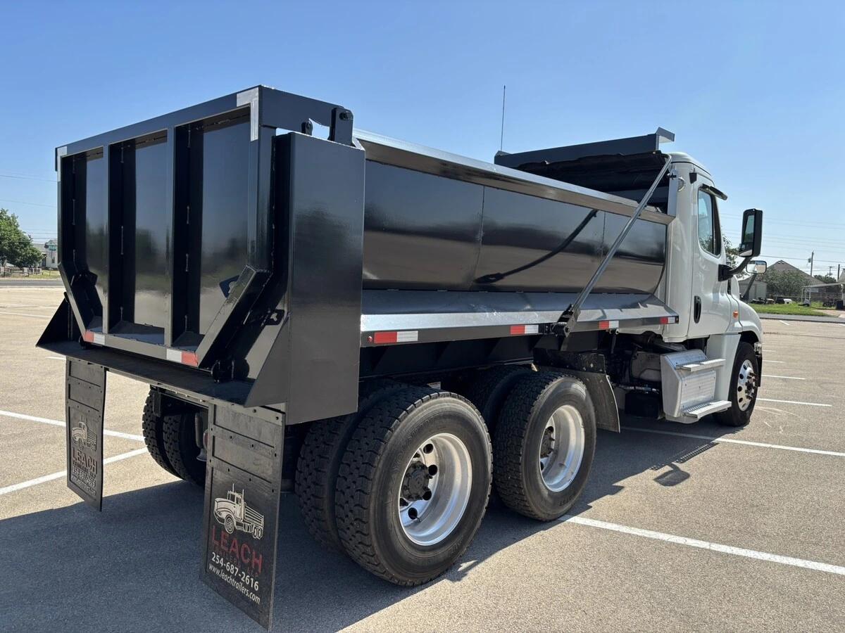 2020 Freightliner Cascadia — photo 6