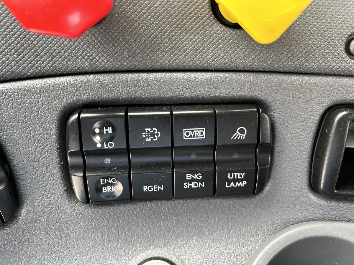 2014 Freightliner Cascadia — photo 20