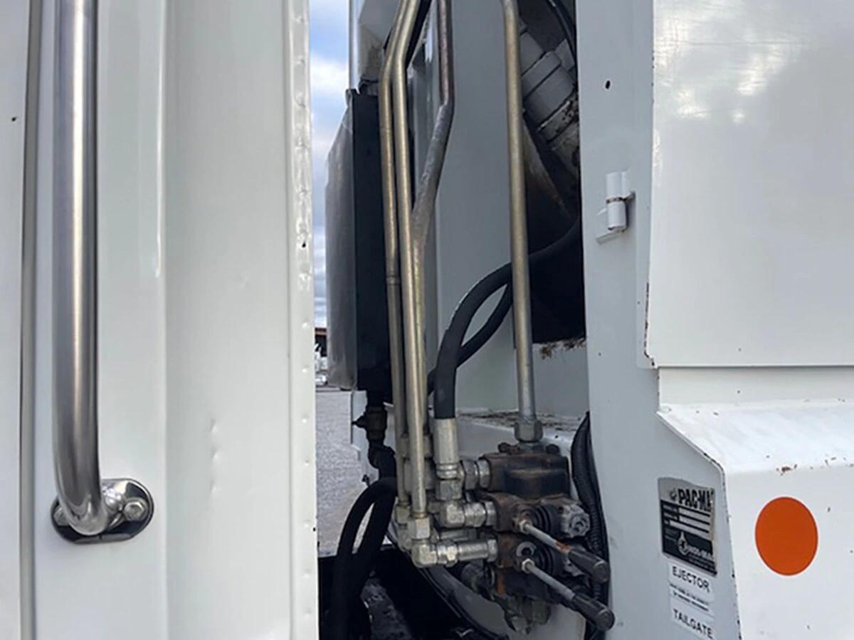 2020 Western Star 4700 in Warminster, PA — photo 23