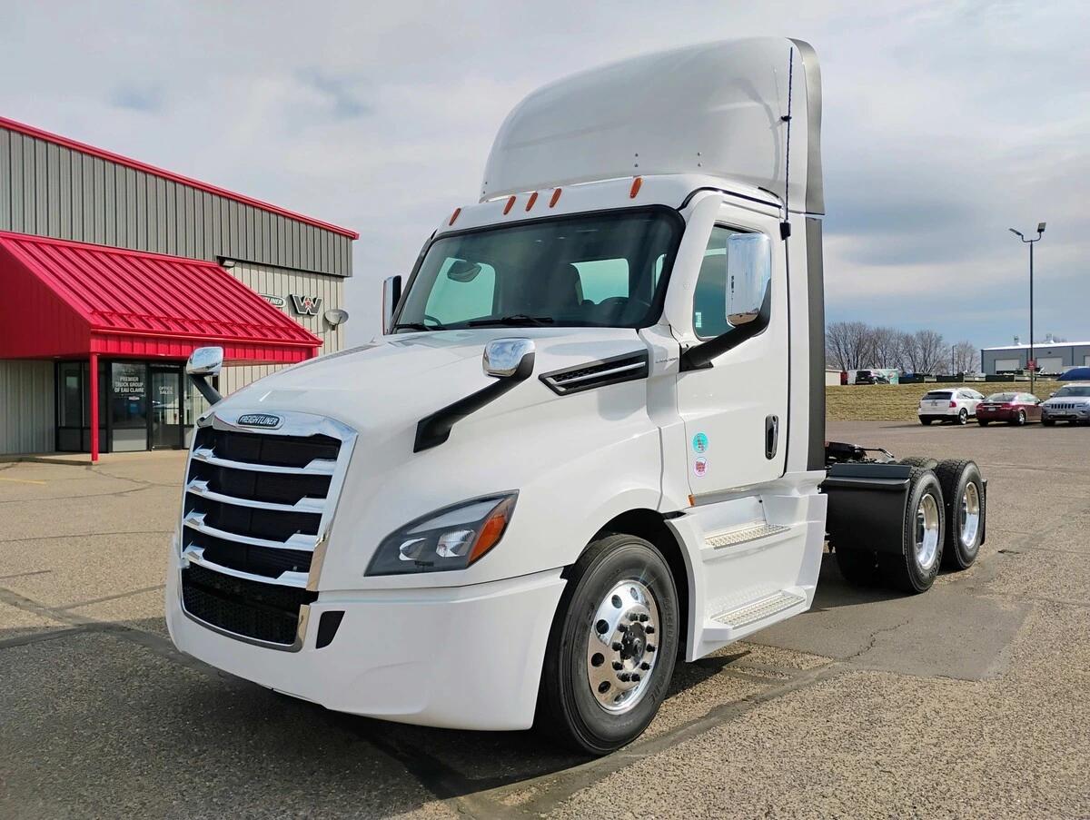 2027 Freightliner Cascadia