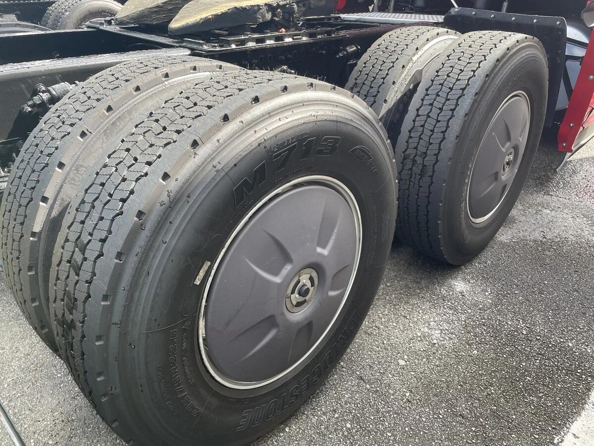 2022 Freightliner Cascadia — photo 4