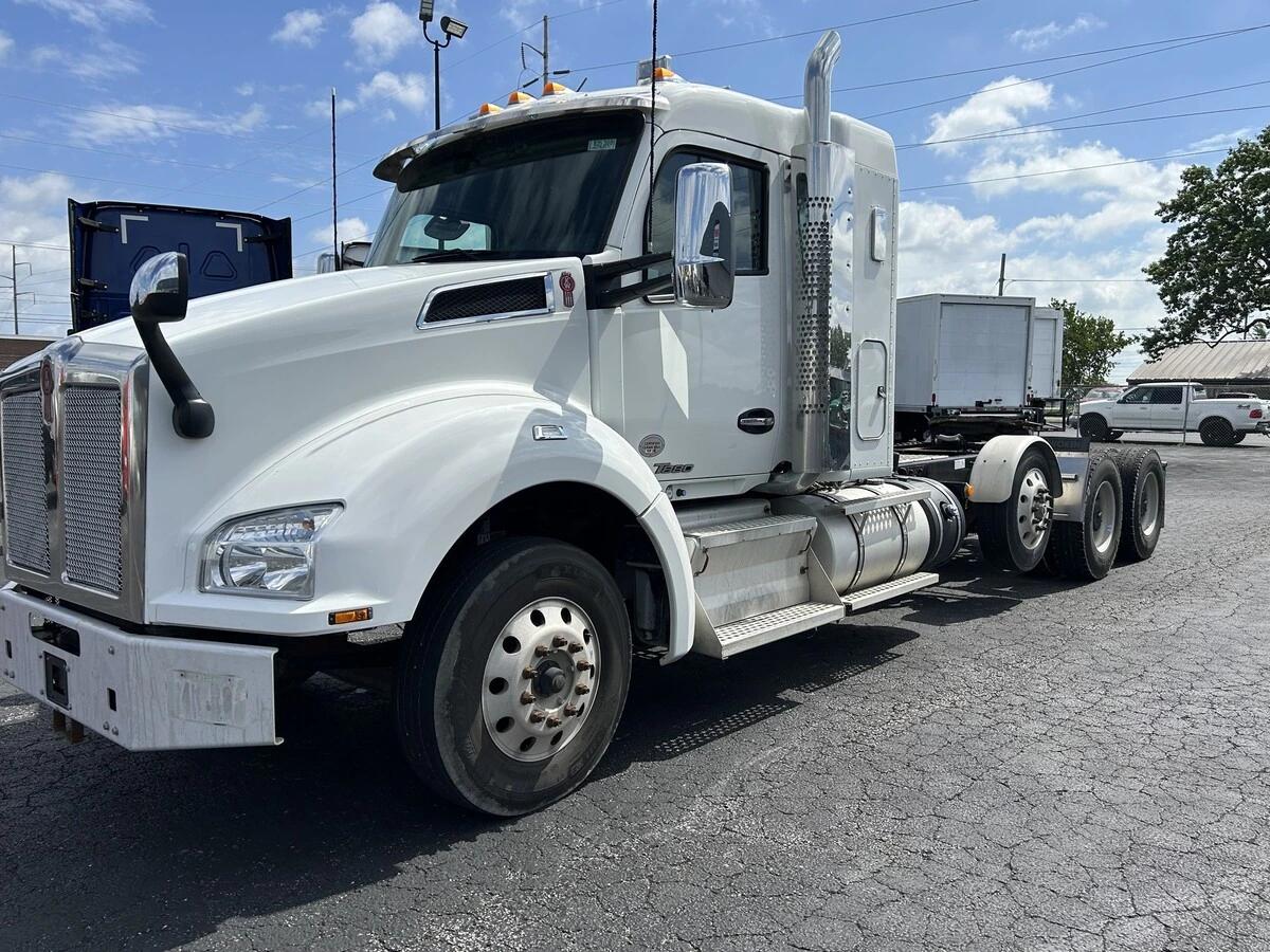 2022 Kenworth T880