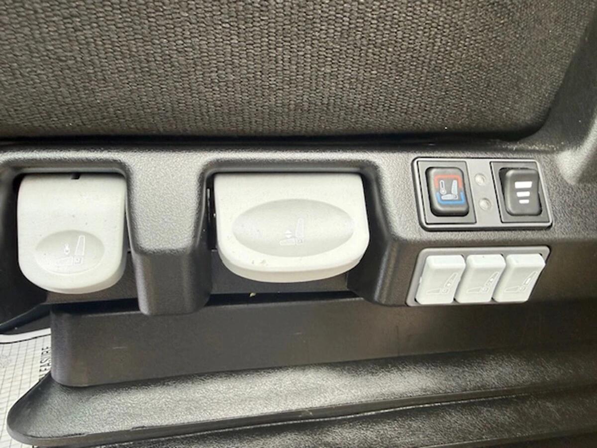 2025 Freightliner Cascadia — photo 17