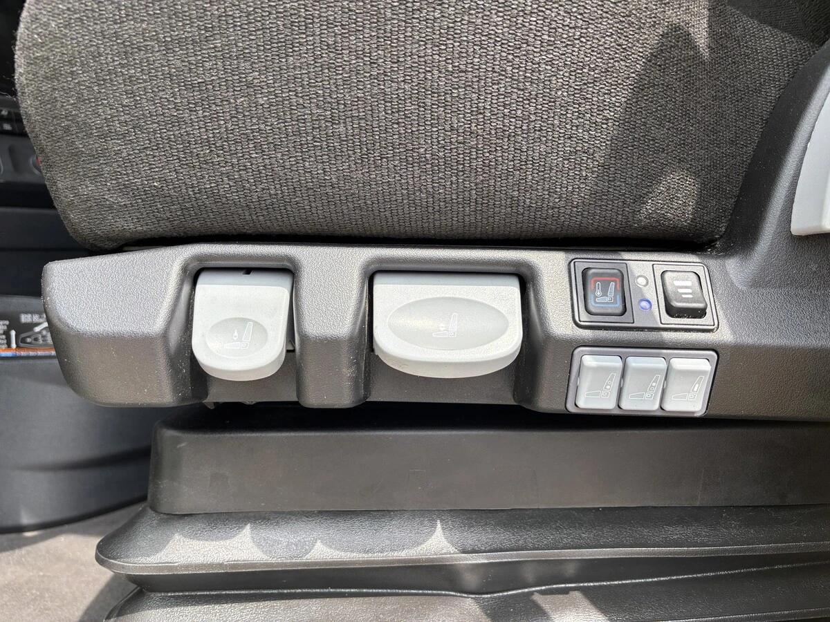 2025 Freightliner Cascadia — photo 26